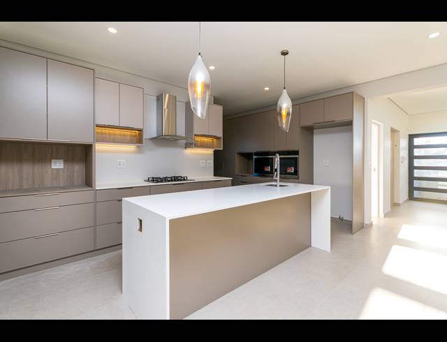 4 BEDROOM FREEHOLD FOR SALE IN SANDOWN